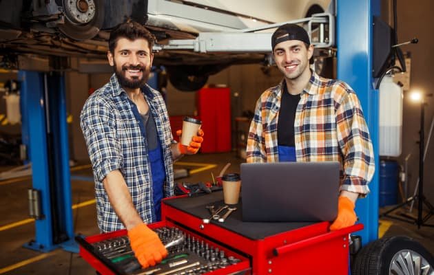 محترفين صيانة السيارات